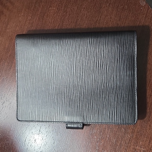 Authentic Louis Vuitton Epi Agenda MM - Picture 15 of 16